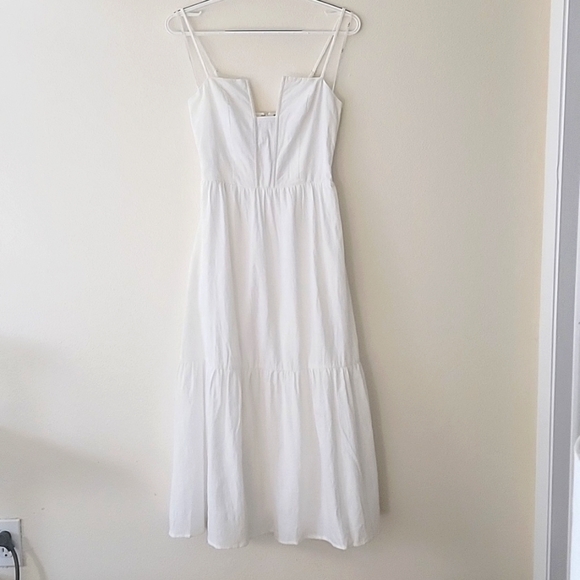 Lulus Smocked & Tiered Sleeveless Midi Dress w/Notched Bodice and Pockets White - Picture 6 of 6